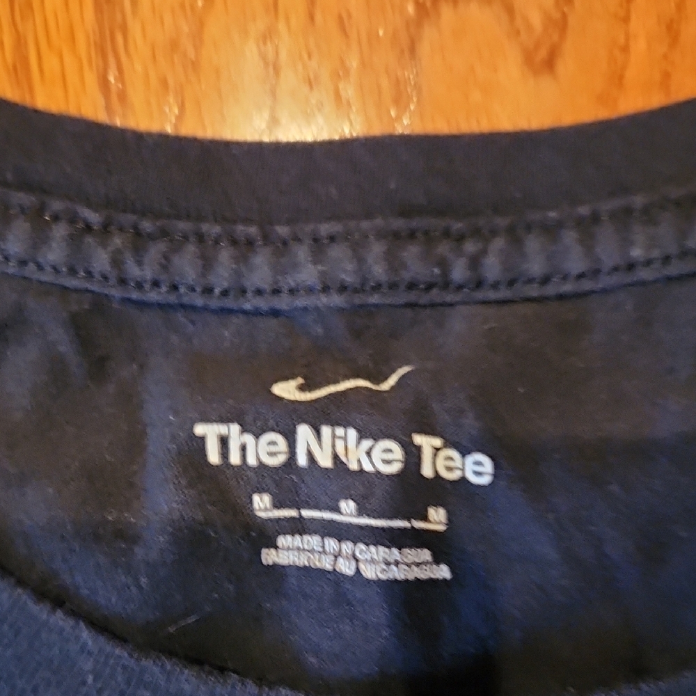 Nike Graphic Tee Bundle - Picture 2 of 5